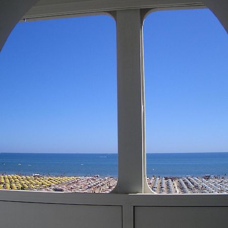 Hotel Spiaggia Marconi Римини Экстерьер фото